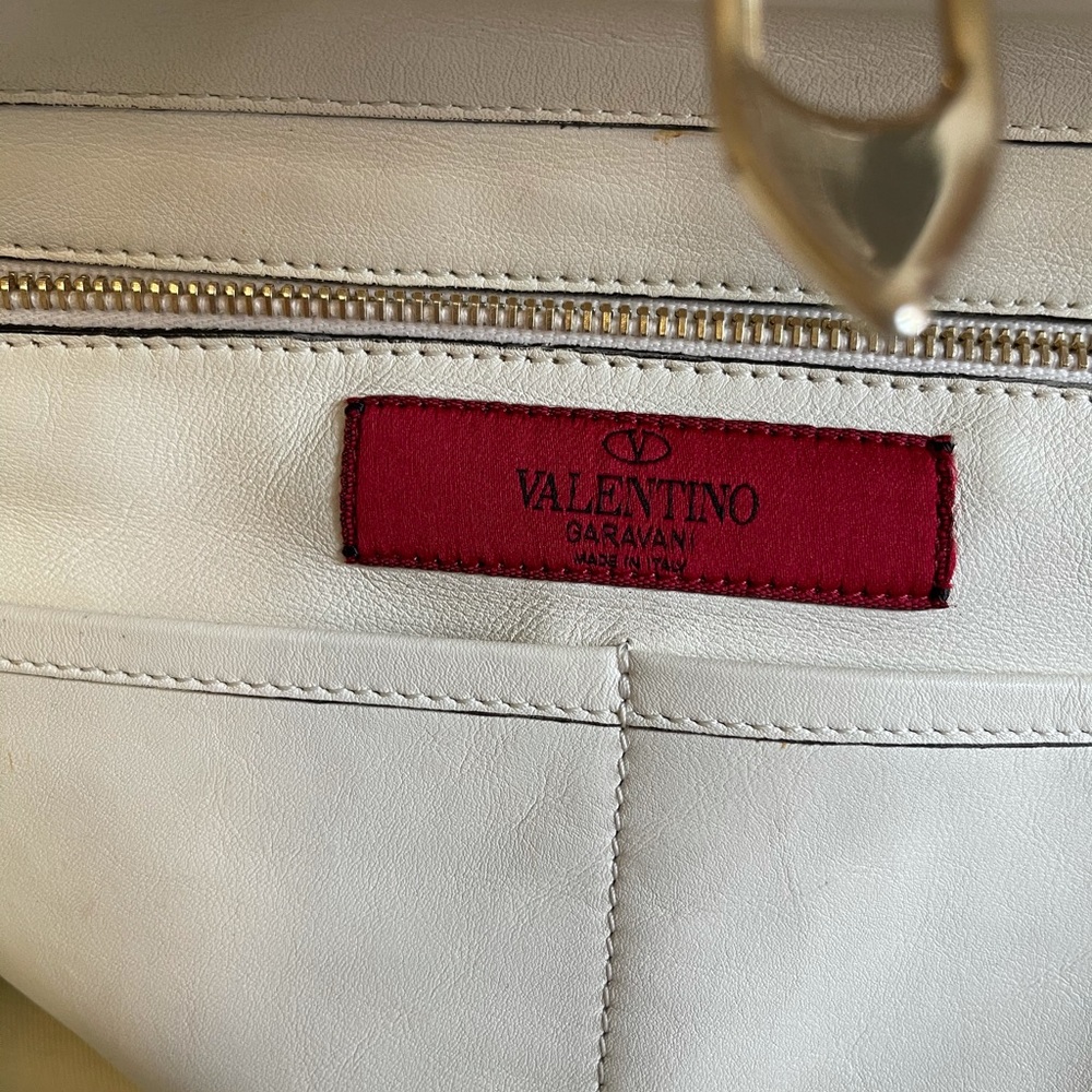 Valentino Garavani white rockstud tote bag medium - Picture 9 of 16